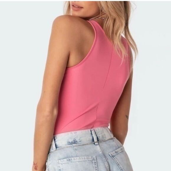 Edikted pink diamond hearts Barbie bodysuit ￼size M - Picture 4 of 7